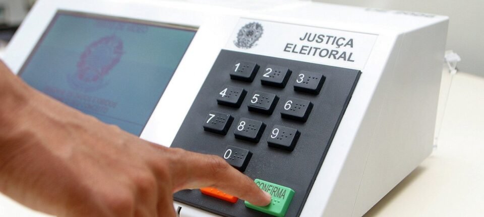 Desconfiança nas urnas eletrônicas atinge 43% dos brasileiros, revela Genial/Quaest 2 ocrente 1771189458
