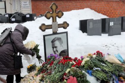 UE aponta Kremlin como responsável por envenenamento de Navalny e sustenta uso de sanções 10 ocrente 1771283956