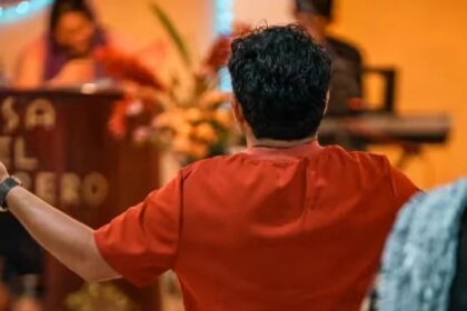 Fiéis são agredidos e presos durante culto ao ar livre em Chiapas 6 ocrente 1771330778