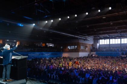 Multidão em Ushuaia lota arena e gera centenas de decisões de fé em cruzada de Franklin Graham 20 ocrente 1771423489