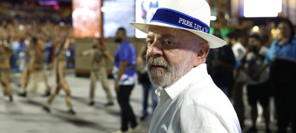 Após enredo sobre Lula, Acadêmicos de Niterói cai para a Série Ouro no Carnaval do Rio 2 ocrente 1771450510
