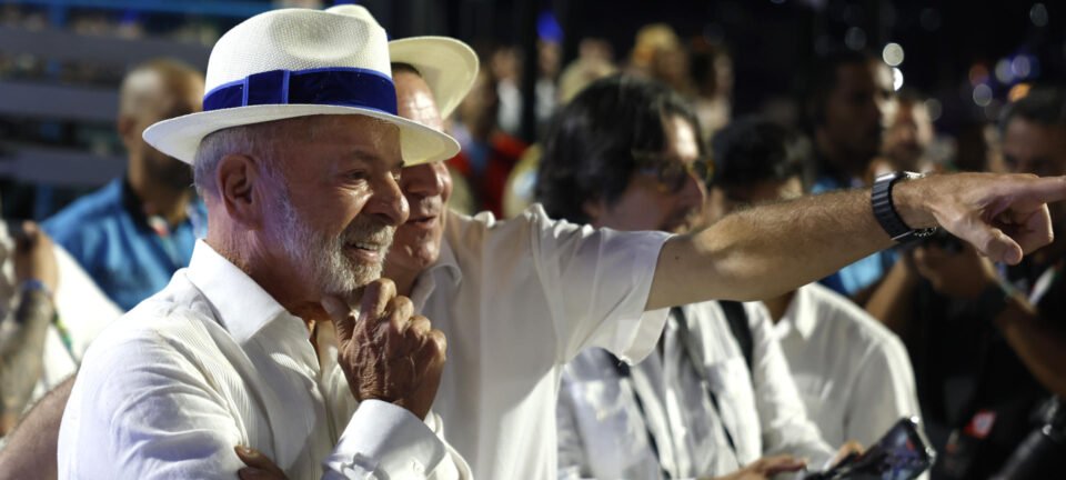 Direita celebra rebaixamento da Acadêmicos de Niterói após desfile pró-Lula 2 ocrente 1771454962