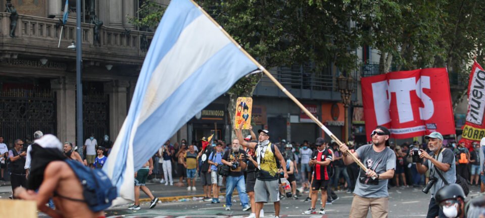 Greve geral fecha transportes na Argentina e pode custar US$ 575 milhões 2 ocrente 1771524258