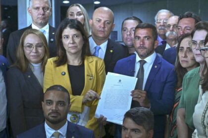 Oposição eleva pressão por CPMI e impeachment para destravar investigação do caso Banco Master 12 ocrente 1771570175