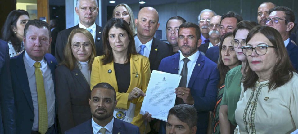 Oposição eleva pressão por CPMI e impeachment para destravar investigação do caso Banco Master 2 ocrente 1771570175