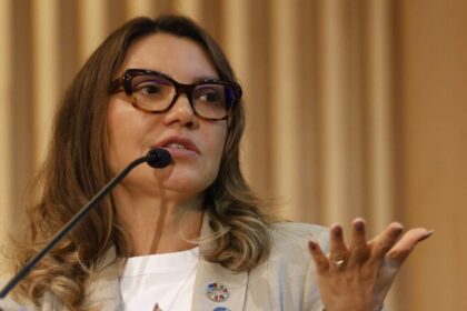 Janja utiliza aeronave da FAB para compromissos no Rio e visita barracão da Acadêmicos de Niterói 20 ocrente 1771634963