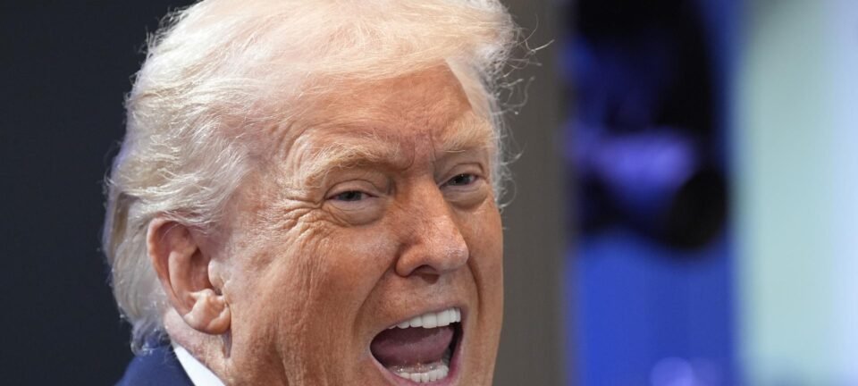 Após derrota judicial, Trump eleva tarifa sobre importações para 15% 2 ocrente 1771697063