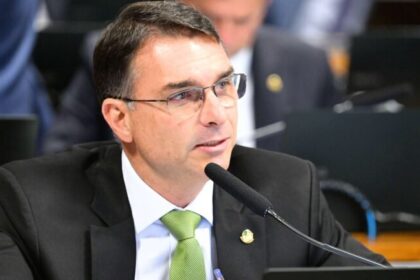 TJDFT derruba ordem de remoção e mantém no ar críticas de Flávio Bolsonaro ao PT 6 ocrente 1771775350