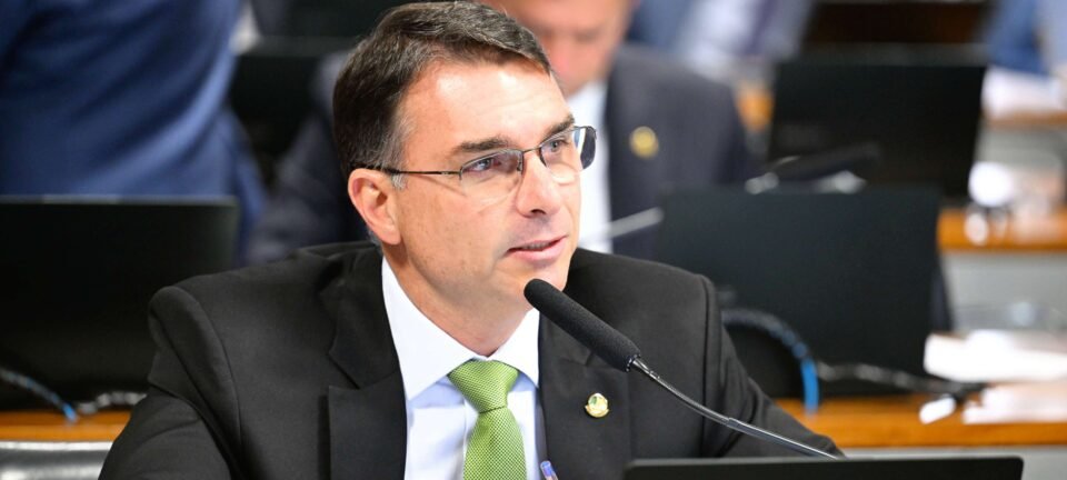 TJDFT derruba ordem de remoção e mantém no ar críticas de Flávio Bolsonaro ao PT 2 ocrente 1771775350