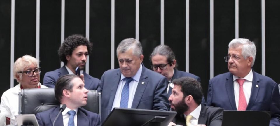 Câmara aprova versão mais dura do PL antifacção e derruba mudanças do Senado 2 ocrente 1771987793