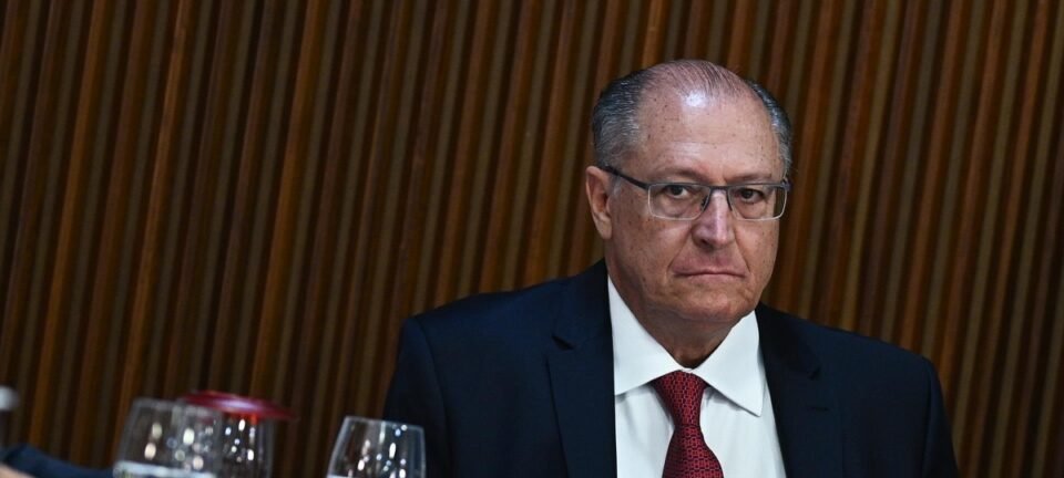 Divisão no PT coloca vice de Lula em xeque, e PSB protesta contra “injustiça” 2 ocrente 1772120083