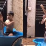 Criança realiza batismo do amigo em piscina e vídeo ultrapassa 1 milhão de visualizações 5 ocrente 1772147065