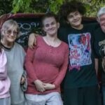 Avô de 71 anos grava a Bíblia inteira em áudio e presenteia netos com pen drives coloridos 5 ocrente 1772150662