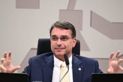 Sondagem do Paraná Pesquisas mostra Flávio Bolsonaro à frente de Lula no segundo turno, mas dentro da margem de erro 18 ocrente 1772207378