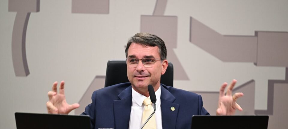Sondagem do Paraná Pesquisas mostra Flávio Bolsonaro à frente de Lula no segundo turno, mas dentro da margem de erro 2 ocrente 1772207378