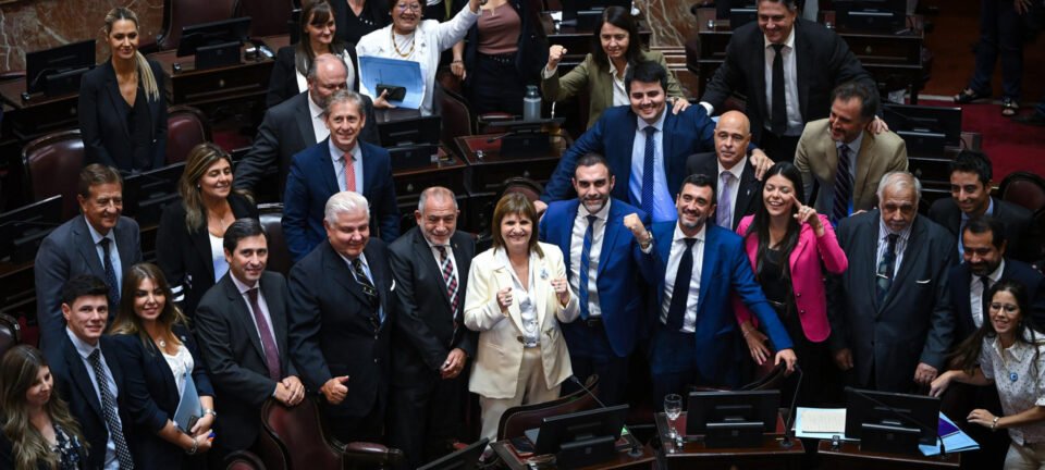 Senado argentino aprova ampla reforma trabalhista e consolida nova vitória de Javier Milei 2 ocrente 1772253302