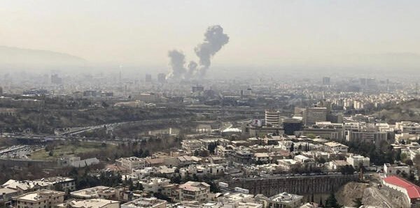 Irã reconhece possível morte de altos oficiais após bombardeio dos EUA e Israel 2 ocrente 1772293777