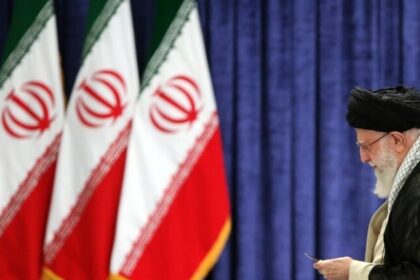 Estado iraniano confirma morte do aiatolá Ali Khamenei após bombardeios dos EUA e de Israel 14 ocrente 1772333387
