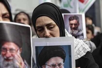 Irã inicia transição após morte de Khamenei e quatro nomes ganham força para liderança suprema 20 ocrente 1772377512