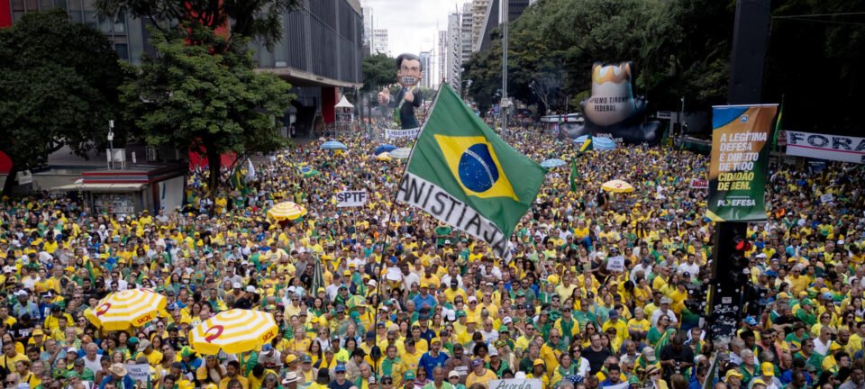 Multidões vão às ruas com o Acorda Brasil e projetam Flávio Bolsonaro para 2026 2 ocrente 1772424262