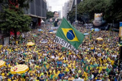 Flávio Bolsonaro lidera preferência de 74% dos manifestantes na Paulista para a disputa presidencial 8 ocrente 1772464771
