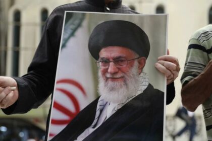 Morte de Ali Khamenei em operação EUA-Israel abre disputa pelo poder no Irã 18 ocrente 1772473775