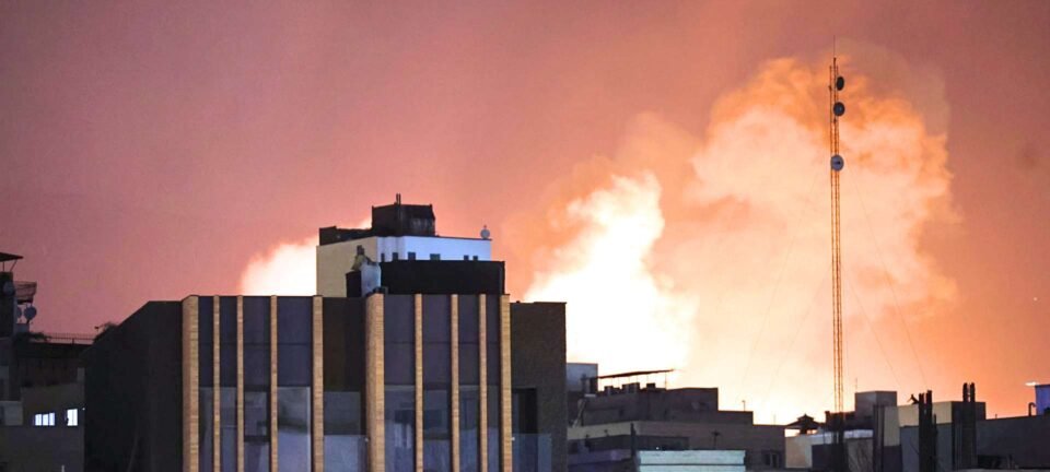 Escalada militar no Irã faz petróleo disparar e acende alerta na economia brasileira 2 ocrente 1772503480