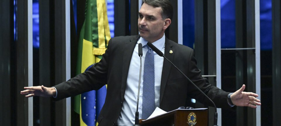 Flávio Bolsonaro apresenta PEC que extingue reeleição para presidente 2 ocrente 1772516974
