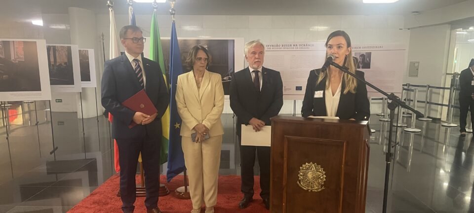 Fotos da guerra na Ucrânia chegam ao Senado em mostra promovida por Polônia e Ucrânia 2 ocrente 1772600658
