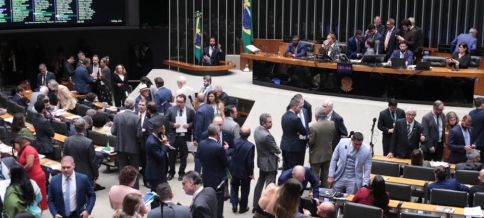 Câmara aprova PEC da Segurança Pública sem mexer na maioridade penal 2 ocrente 1772693411