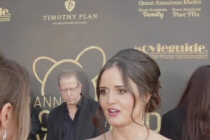 Danica McKellar declara que sua carreira agora serve a Deus e promete “espalhar a Palavra” 18 ocrente 1772781570