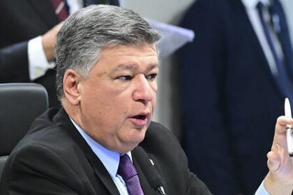 CPMI do INSS quer explicações de Flávio Dino sobre veto a quebras de sigilo 10 ocrente 1772827471