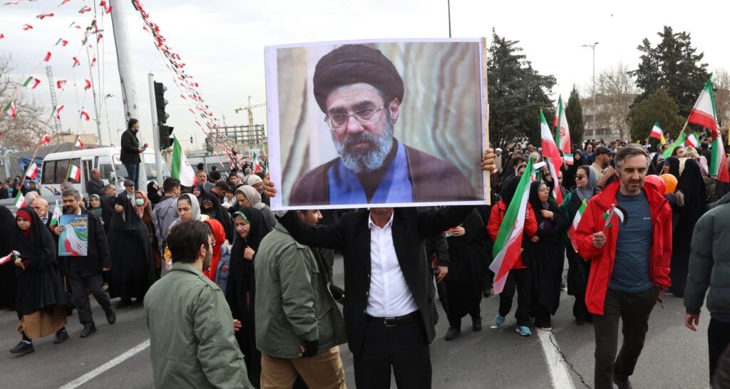 Autoridades iranianas indicam Mojtaba Khamenei como sucessor do líder supremo 2 ocrente 1772827505