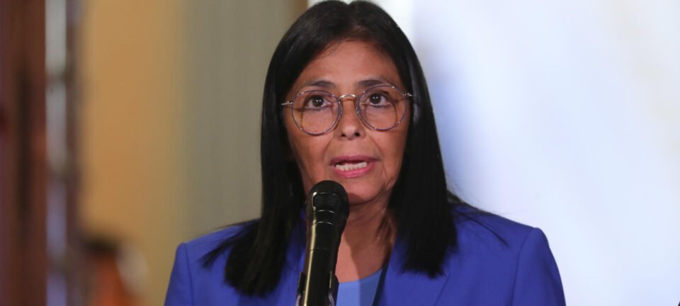 EUA restabelecem relações e Trump oficializa governo de Delcy Rodríguez na Venezuela 2 ocrente 1772912985
