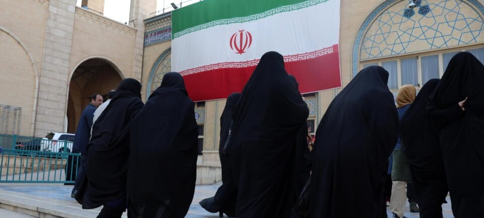 Conselho iraniano aponta novo líder supremo após morte de Khamenei 2 ocrente 1772973405