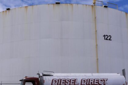 Irã adverte sobre queda no fornecimento mundial de petróleo após ataque dos EUA e Israel 4 ocrente 1772985869