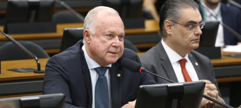 PEC que extingue escala 6x1 entra em debate na Câmara; relator teme efeito sobre empregos 2 ocrente 1773163181