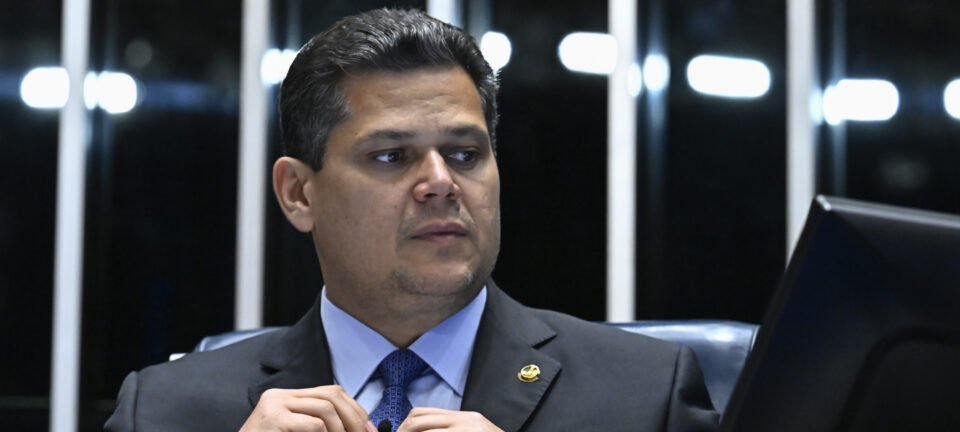 Jordy acusa Alcolumbre de tentar trocar CPMI do Banco Master por votação de veto à dosimetria 2 ocrente 1773194663