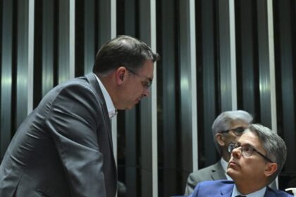 Flávio Bolsonaro quer CPI do Banco Master incluindo Fernando Haddad e Rui Costa 6 ocrente 1773271186