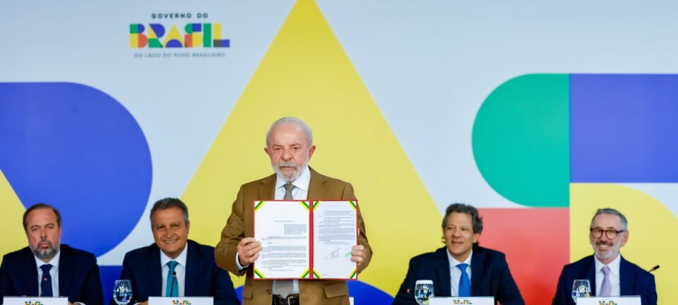 Governo obriga postos a exibir aviso de subsídio e corte de impostos no preço do diesel 2 ocrente 1773350363