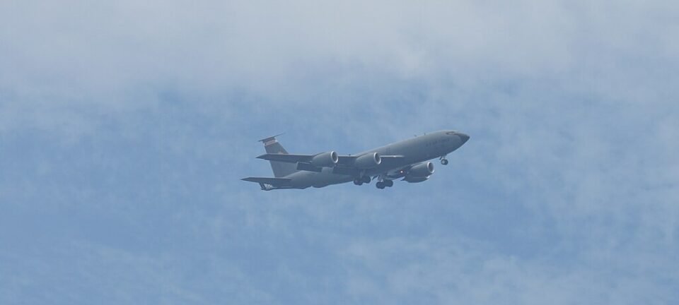 Avião-tanque KC-135 dos EUA cai no oeste do Iraque durante ofensiva contra o Irã 2 ocrente 1773365691