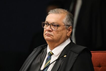 STF manda PF apreender equipamentos de jornalista que noticiou uso de veículo oficial por Flávio Dino 18 ocrente 1773375574