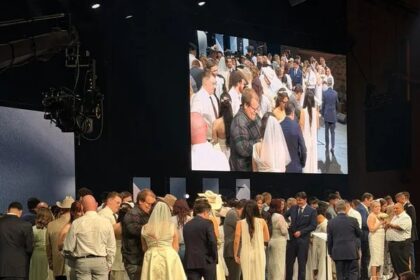 Convite inesperado em culto leva 52 casais a oficializar união em megaigreja do Texas 16 ocrente 1773411595