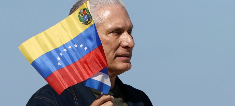 Sede do Partido Comunista é incendiada em Ciego de Ávila durante protestos contra o regime cubano 2 ocrente 1773501607