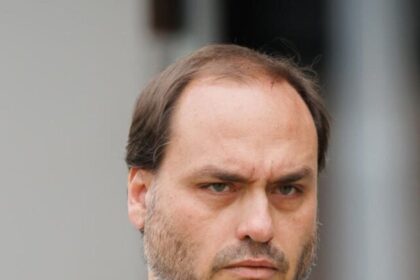 Carlos Bolsonaro afirma que socorro imediato evitou morte do pai após nova pneumonia 6 ocrente 1773621287