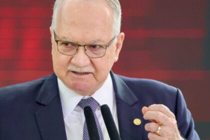 Fachin prega “humildade institucional” do STF e integridade de juízes em aula magna no CEUB 12 ocrente 1773686993