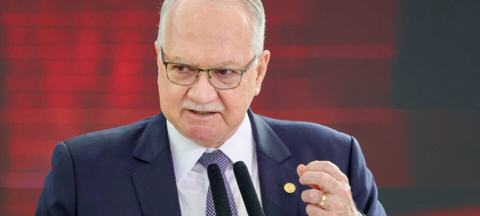 Fachin prega “humildade institucional” do STF e integridade de juízes em aula magna no CEUB 2 ocrente 1773686993