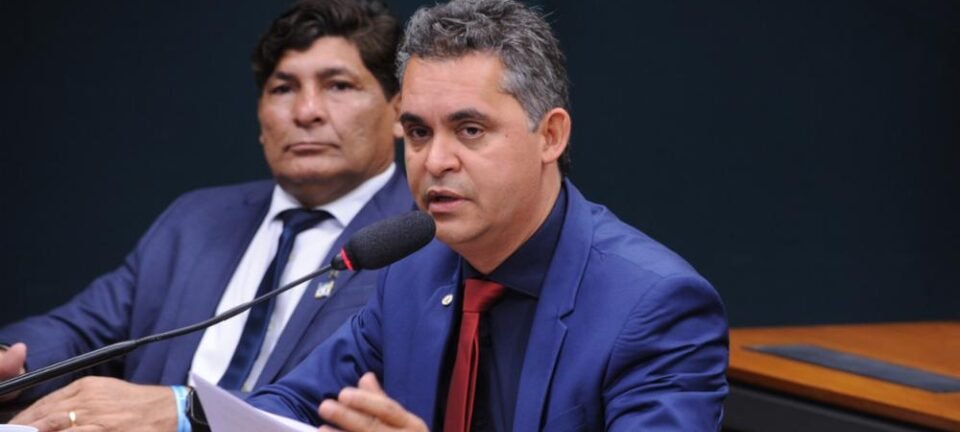 Deputado Gilson Daniel formaliza candidatura à vaga de ministro do TCU 2 ocrente 1773708577