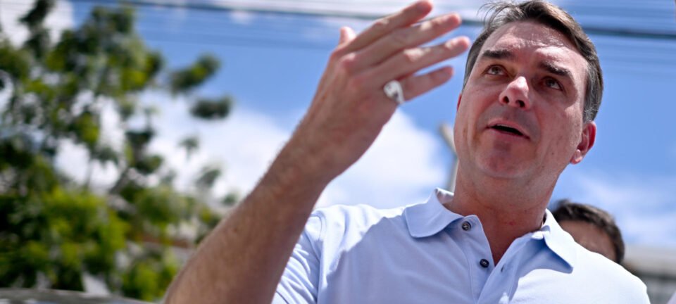 PT leva Flávio e Carlos Bolsonaro ao TSE por vídeos que ligam sigla ao crime 2 ocrente 1773728386