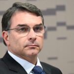 Flávio Bolsonaro pressiona STF por prisão domiciliar de Jair Bolsonaro após nova internação 4 ocrente 1773798575